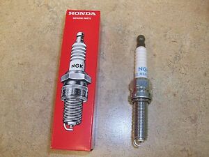 NGK Spark Plug for Honda CRF450R | 02-08