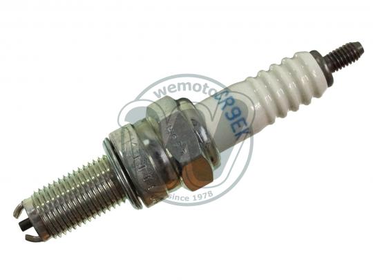 NGK Spark Plug for Kawasaki ZX900-E Ninja | 00-01
